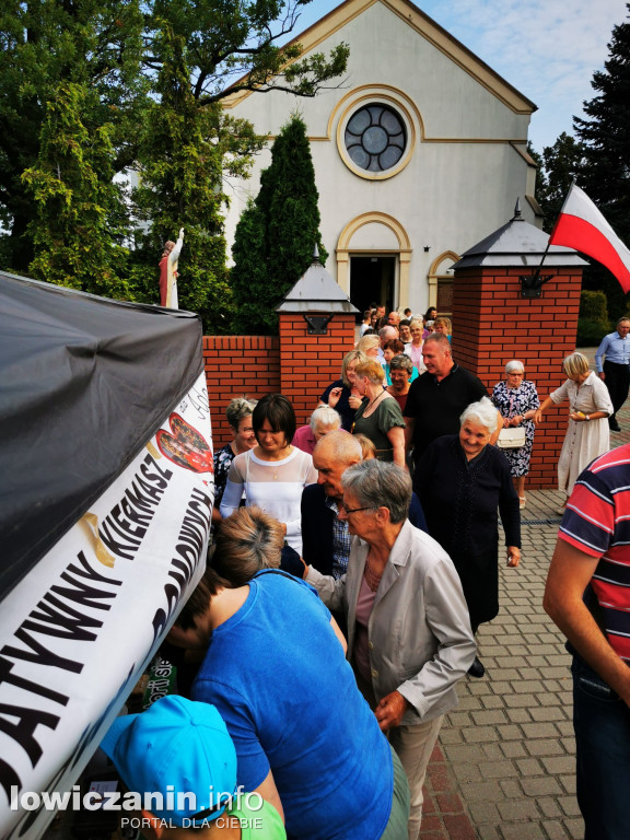 Charytatywny kiermasz dla Adasia i Kubusia w Lyszkowicach