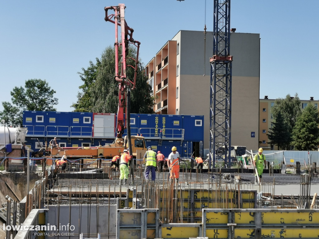 Rosną spółdzielcze bloki na Bratkowicach