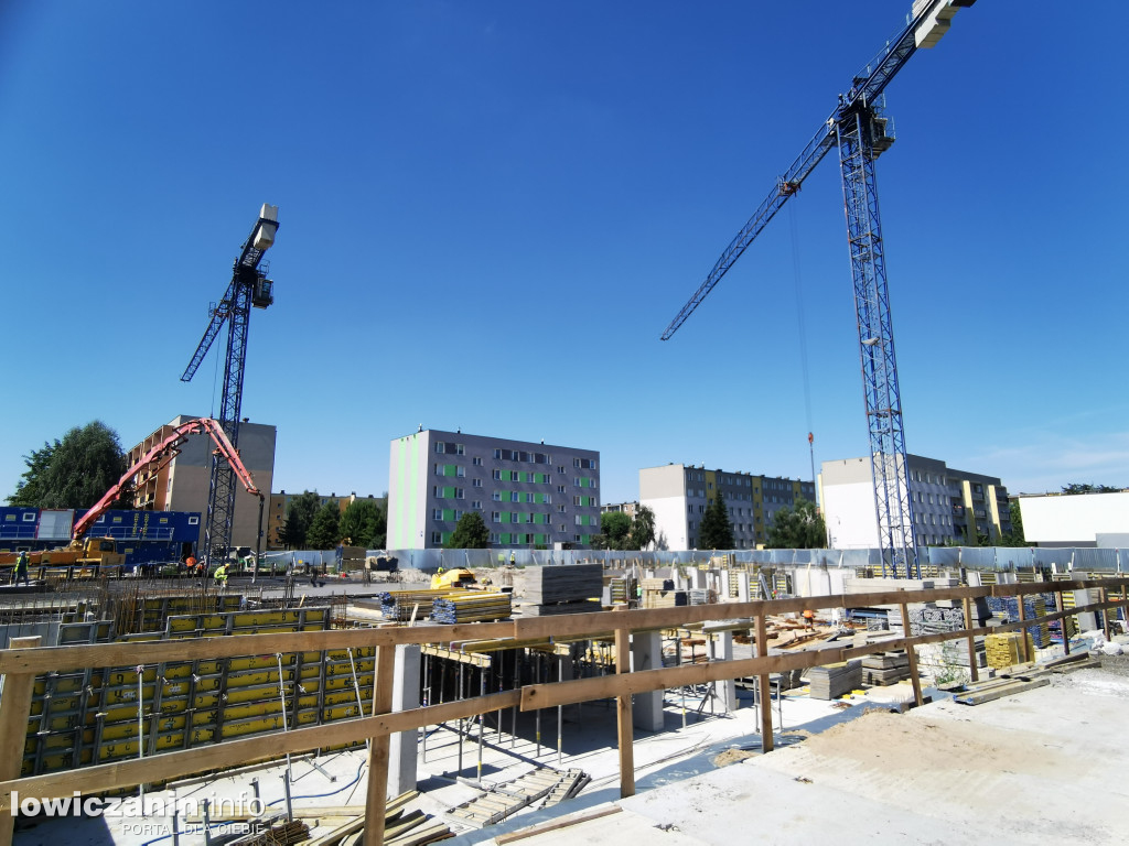 Rosną spółdzielcze bloki na Bratkowicach