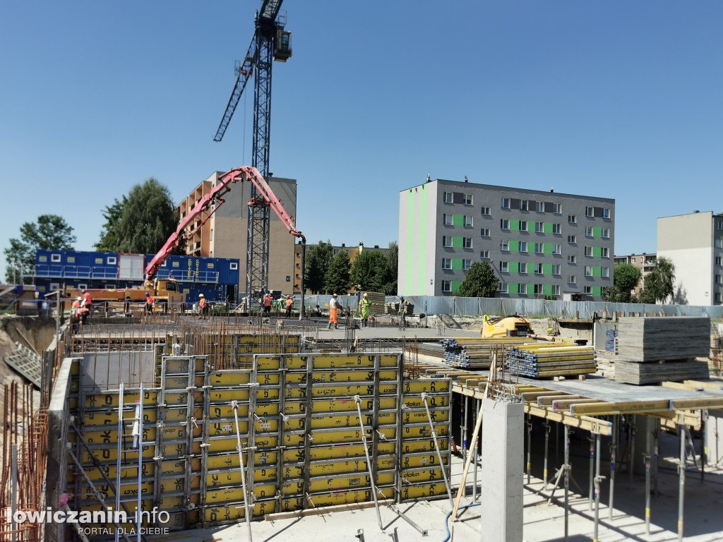Rosną spółdzielcze bloki na Bratkowicach