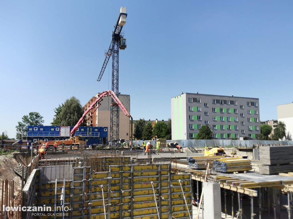 Rosną spółdzielcze bloki na Bratkowicach