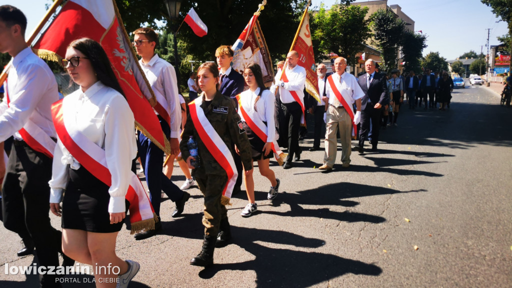 Uroczystości patriotyczne pod pomnikiem Piłsudskiego