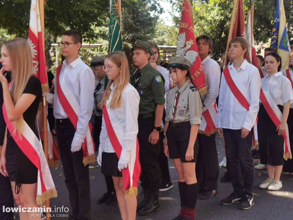 Uroczystości patriotyczne pod pomnikiem Piłsudskiego