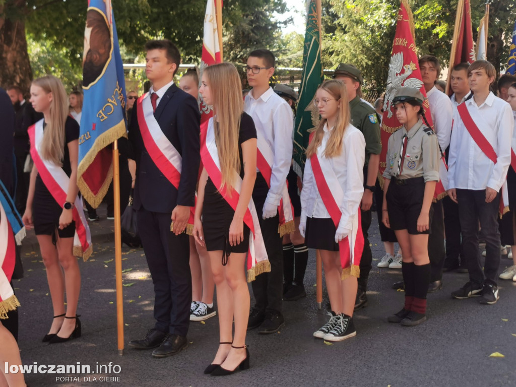 Uroczystości patriotyczne pod pomnikiem Piłsudskiego
