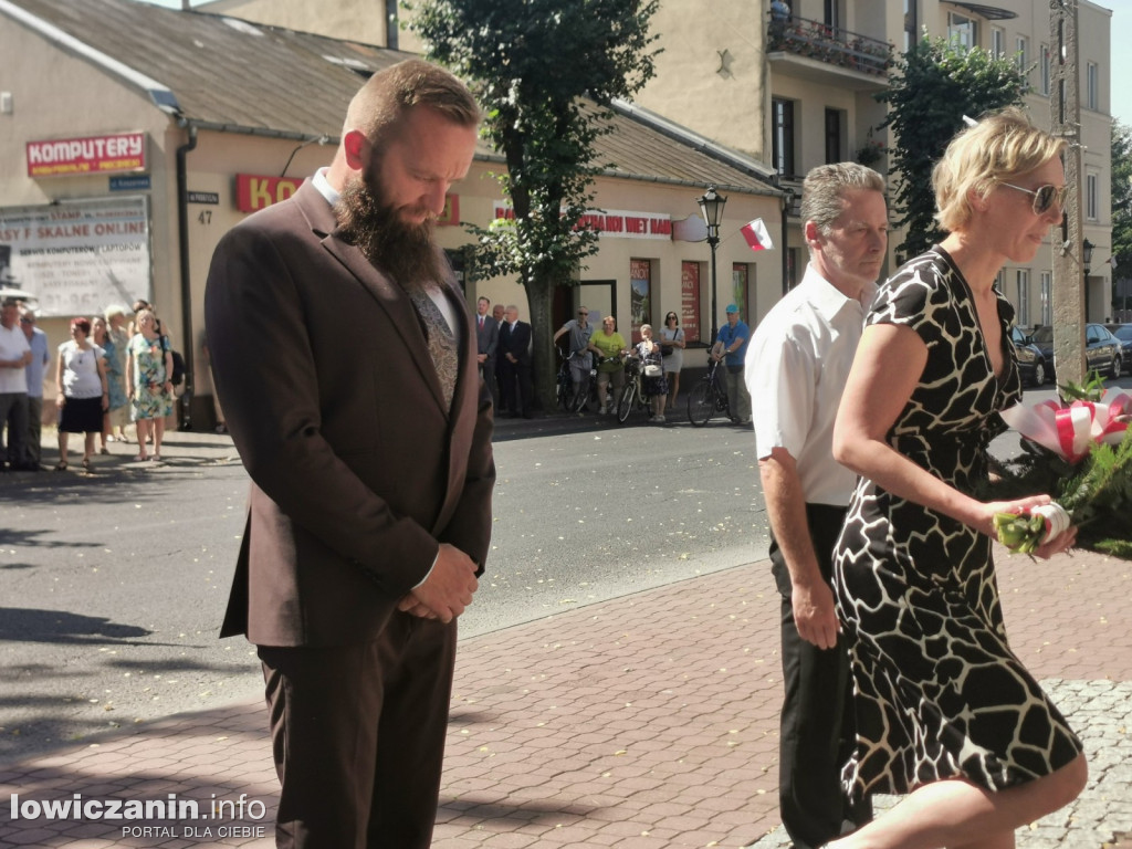 Uroczystości patriotyczne pod pomnikiem Piłsudskiego