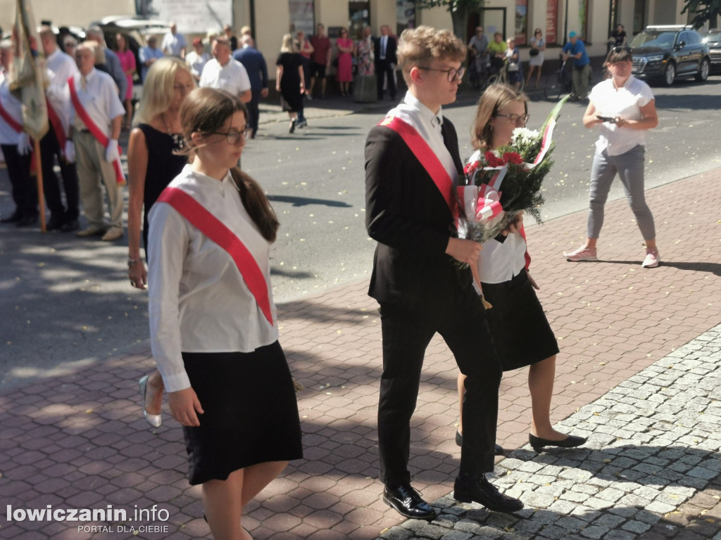 Uroczystości patriotyczne pod pomnikiem Piłsudskiego