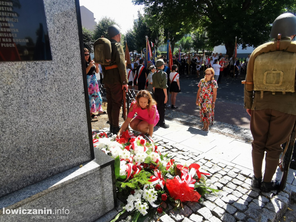 Uroczystości patriotyczne pod pomnikiem Piłsudskiego