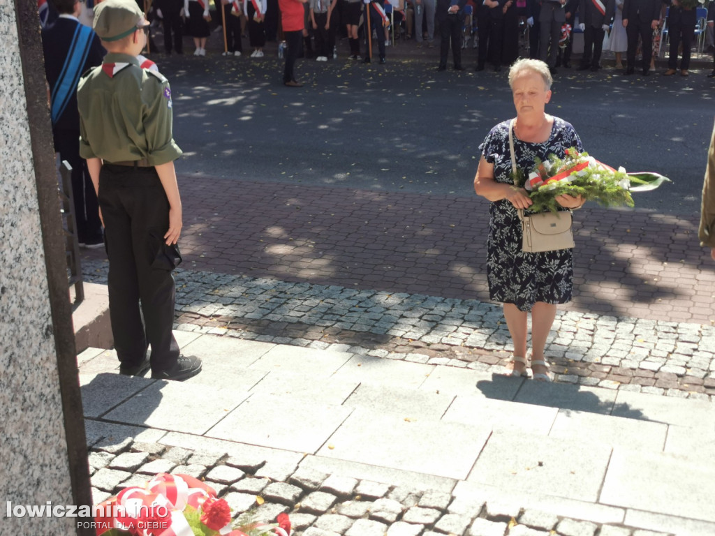 Uroczystości patriotyczne pod pomnikiem Piłsudskiego