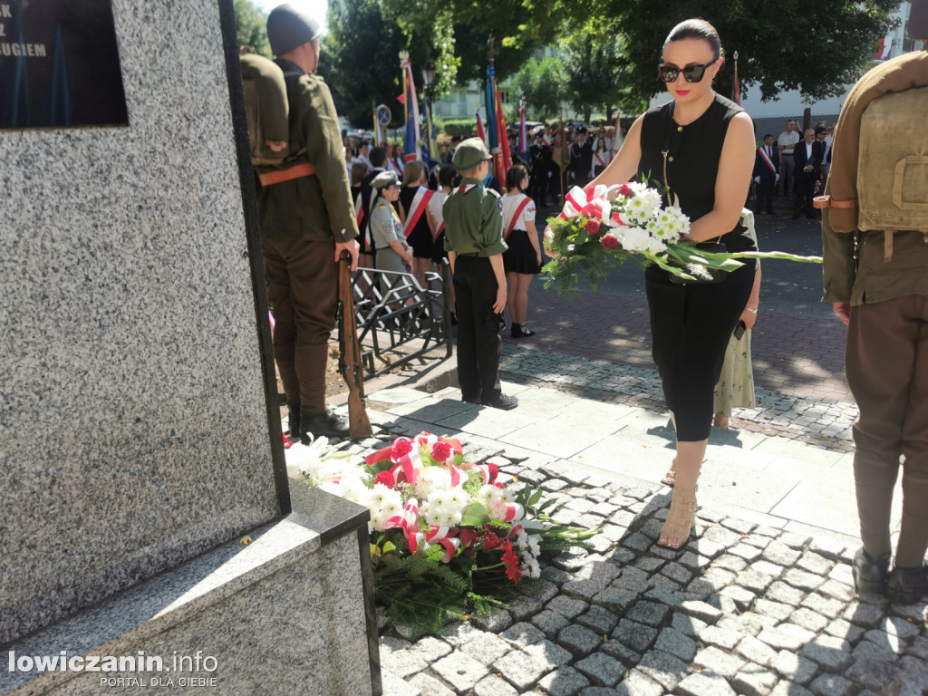 Uroczystości patriotyczne pod pomnikiem Piłsudskiego