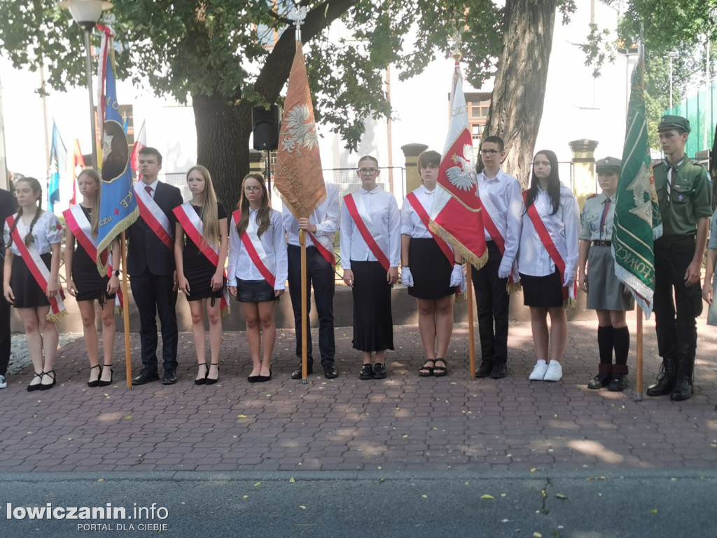 Uroczystości patriotyczne pod pomnikiem Piłsudskiego