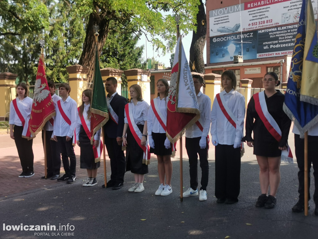 Uroczystości patriotyczne pod pomnikiem Piłsudskiego