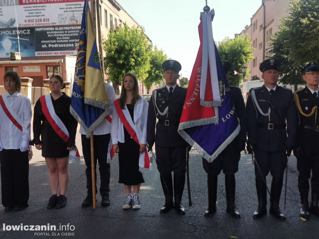Uroczystości patriotyczne pod pomnikiem Piłsudskiego