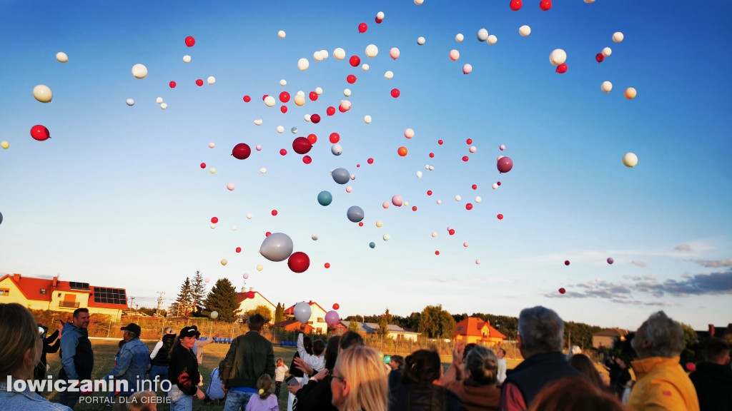 300 balonów poszybowało w niebo