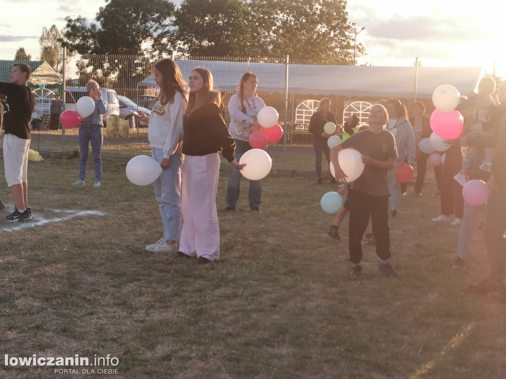 300 balonów poszybowało w niebo