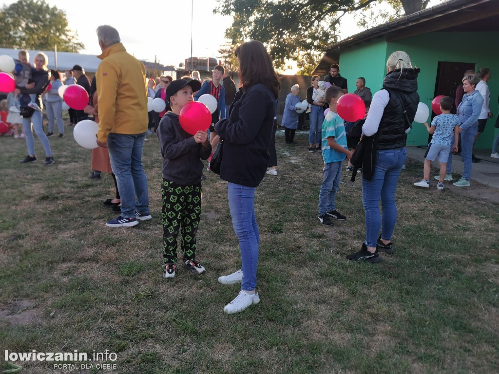 300 balonów poszybowało w niebo