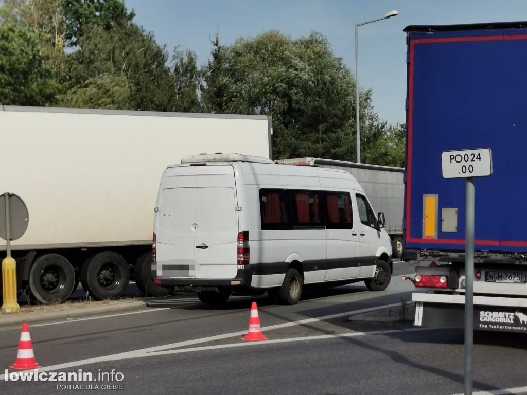 Wypadek na skrzyżowaniu ul. Warszawskiej i DK 92 w Łowiczu