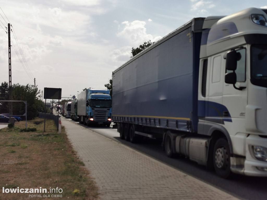 Wypadek na skrzyżowaniu ul. Warszawskiej i DK 92 w Łowiczu