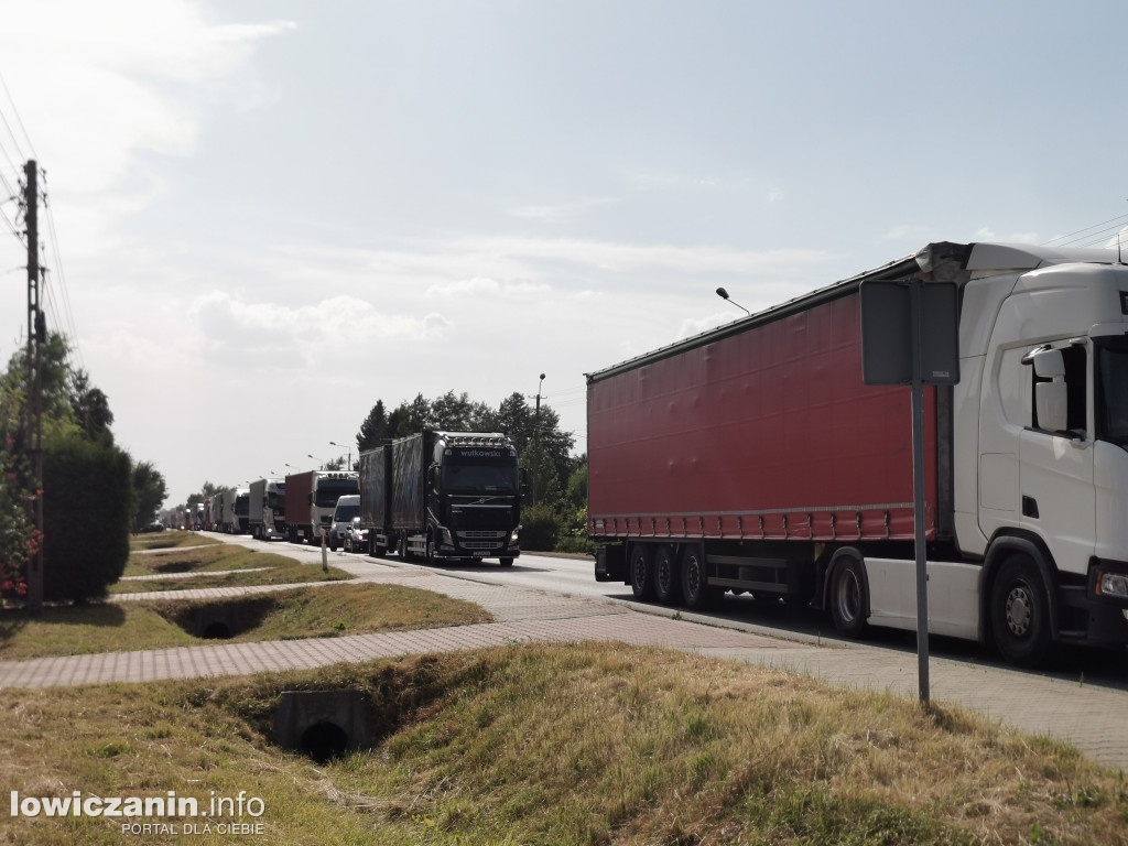 Wypadek na skrzyżowaniu ul. Warszawskiej i DK 92 w Łowiczu