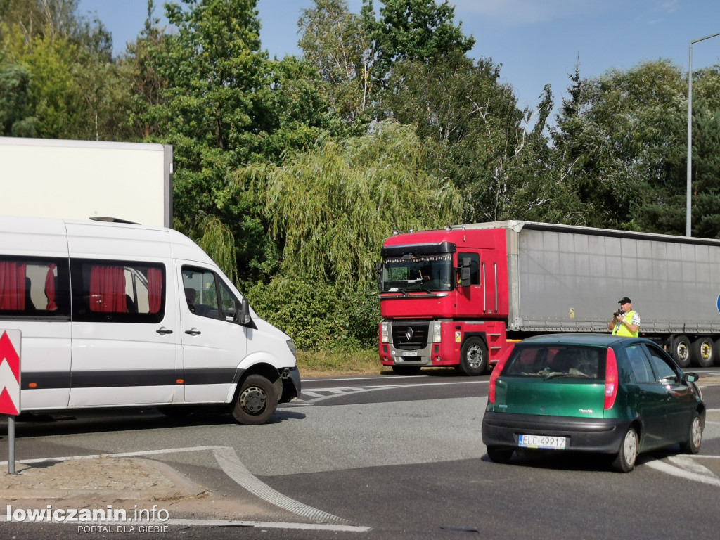 Wypadek na skrzyżowaniu ul. Warszawskiej i DK 92 w Łowiczu
