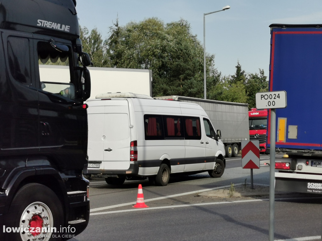 Wypadek na skrzyżowaniu ul. Warszawskiej i DK 92 w Łowiczu