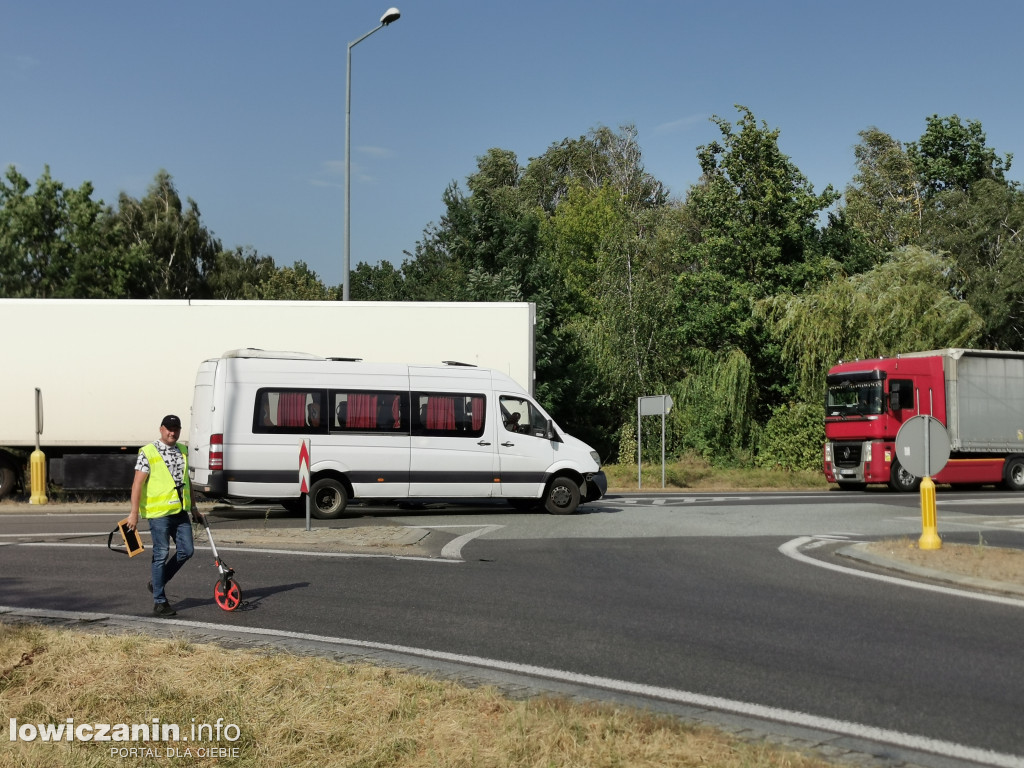 Wypadek na skrzyżowaniu ul. Warszawskiej i DK 92 w Łowiczu
