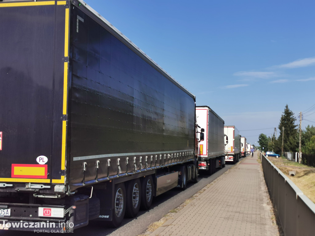 Wypadek na skrzyżowaniu ul. Warszawskiej i DK 92 w Łowiczu