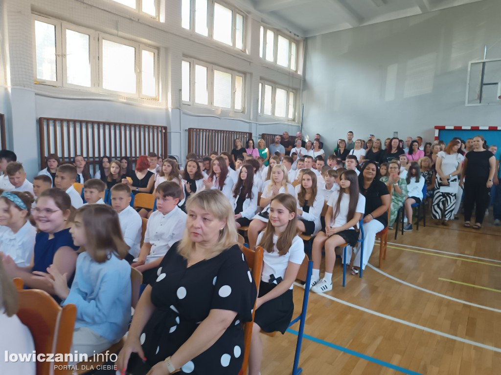 Rozpoczęcie roku szkolnego w SP 4 w Łowiczu