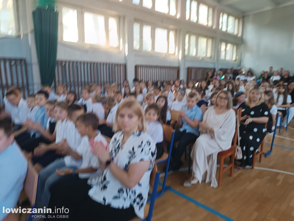 Rozpoczęcie roku szkolnego w SP 4 w Łowiczu