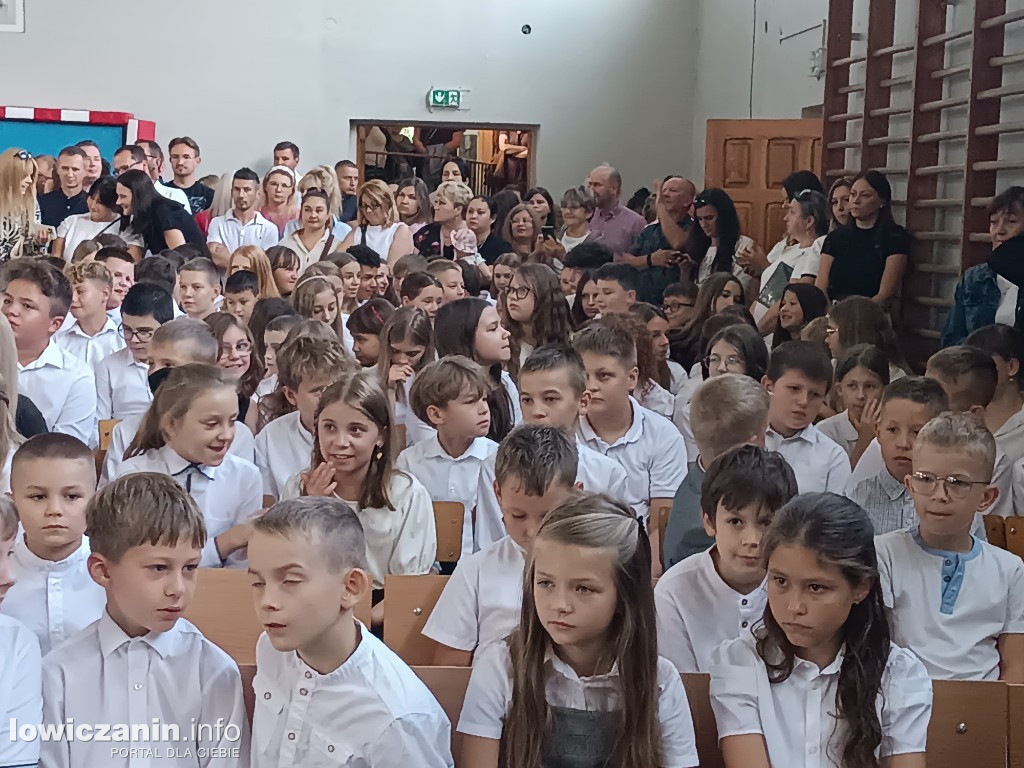 Rozpoczęcie roku szkolnego w SP 4 w Łowiczu