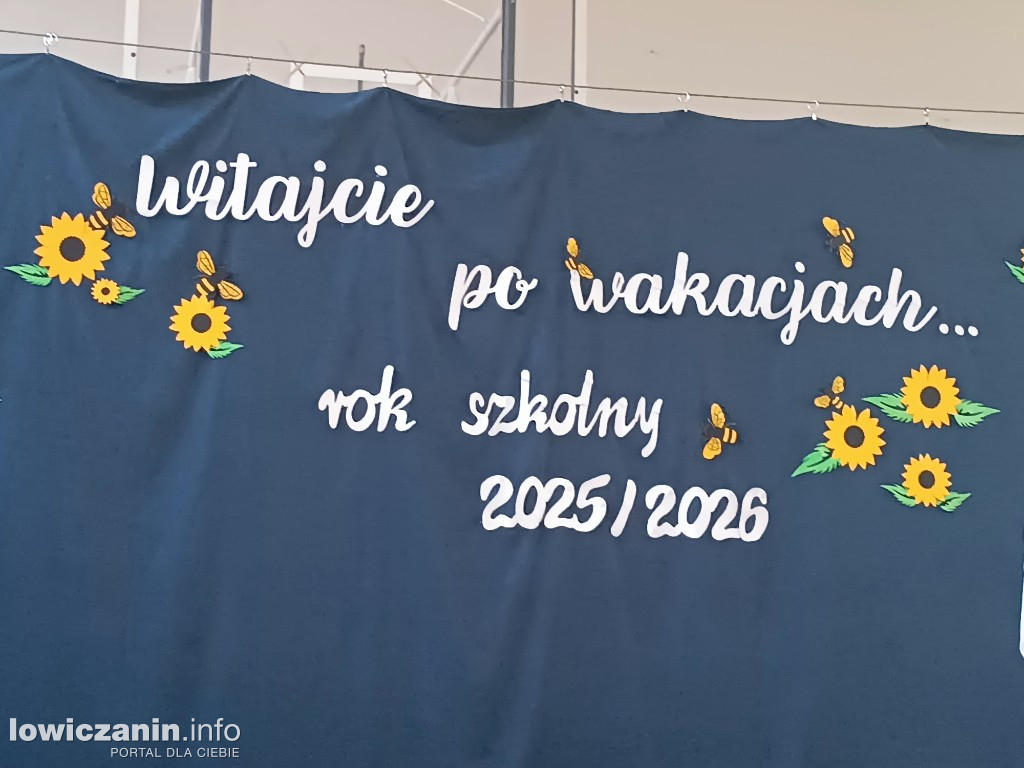 Rozpoczęcie roku szkolnego w SP 4 w Łowiczu