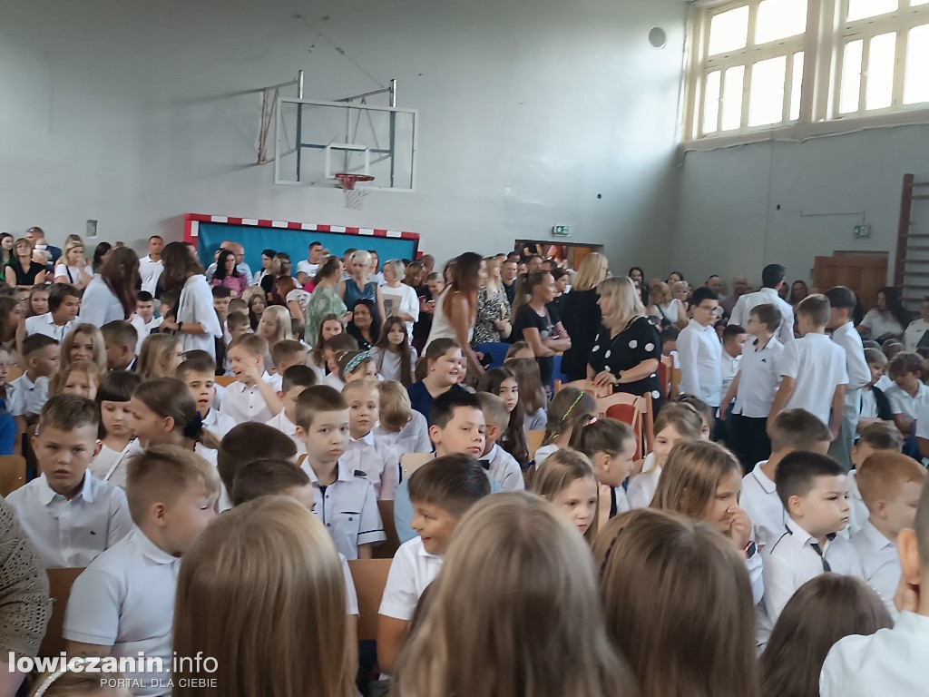 Rozpoczęcie roku szkolnego w SP 4 w Łowiczu