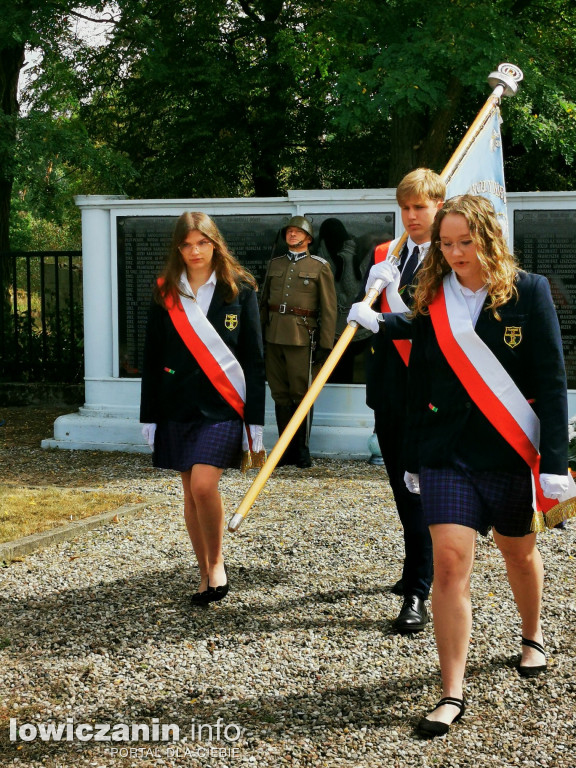 1 września w Łowiczu. Uroczystości na cmentarzu wojennym przy ul. Listopadowej