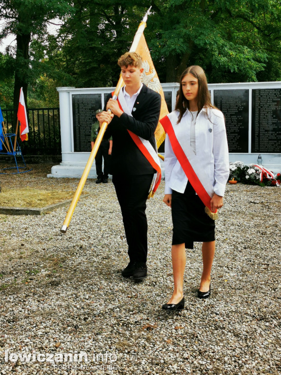 1 września w Łowiczu. Uroczystości na cmentarzu wojennym przy ul. Listopadowej