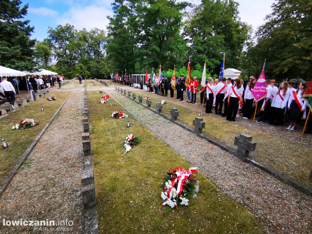 1 września w Łowiczu. Uroczystości na cmentarzu wojennym przy ul. Listopadowej