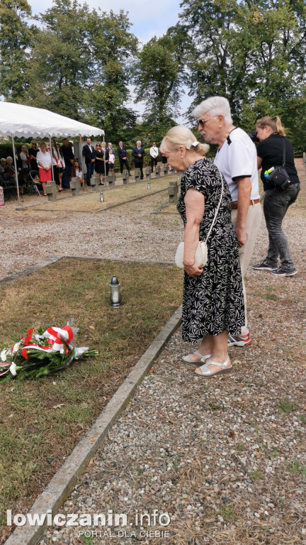 1 września w Łowiczu. Uroczystości na cmentarzu wojennym przy ul. Listopadowej
