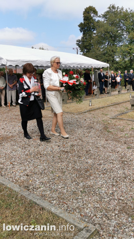 1 września w Łowiczu. Uroczystości na cmentarzu wojennym przy ul. Listopadowej