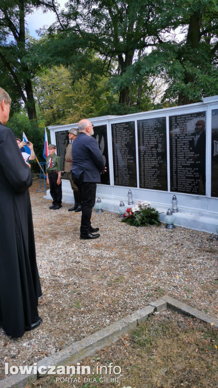 1 września w Łowiczu. Uroczystości na cmentarzu wojennym przy ul. Listopadowej