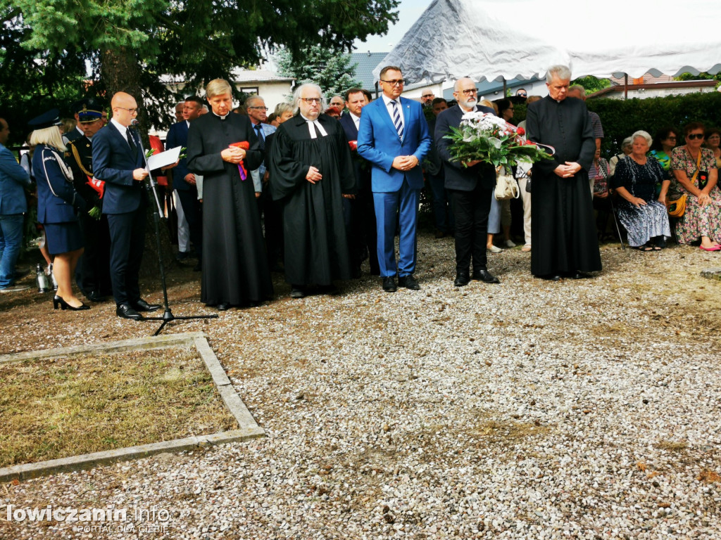 1 września w Łowiczu. Uroczystości na cmentarzu wojennym przy ul. Listopadowej