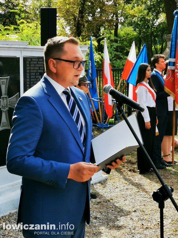 1 września w Łowiczu. Uroczystości na cmentarzu wojennym przy ul. Listopadowej