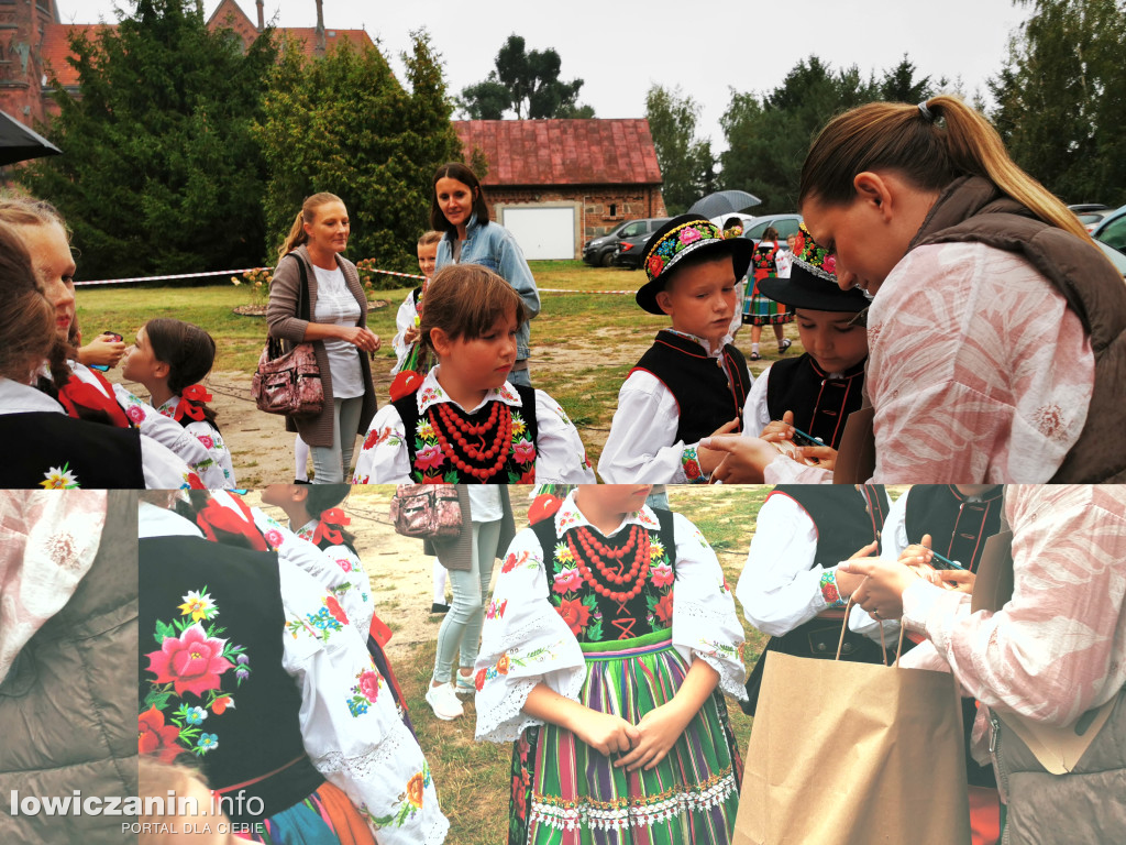 Piknik integracyjny przy Domu na 105