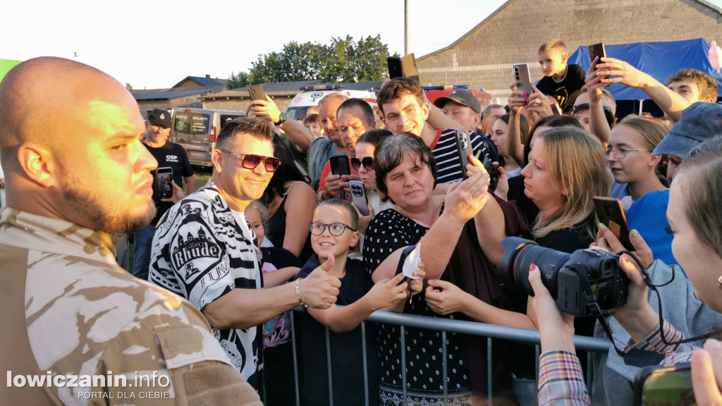 Zenek Martyniuk zaśpiewał i spotkał się z publicznoscią