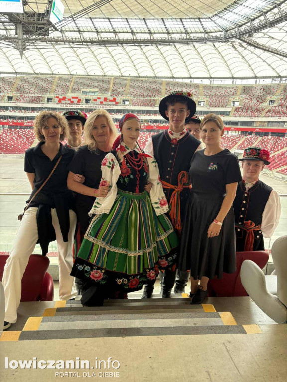 Dąbrowskie Pasiaki zatańczyły na Stadionie Narodowym