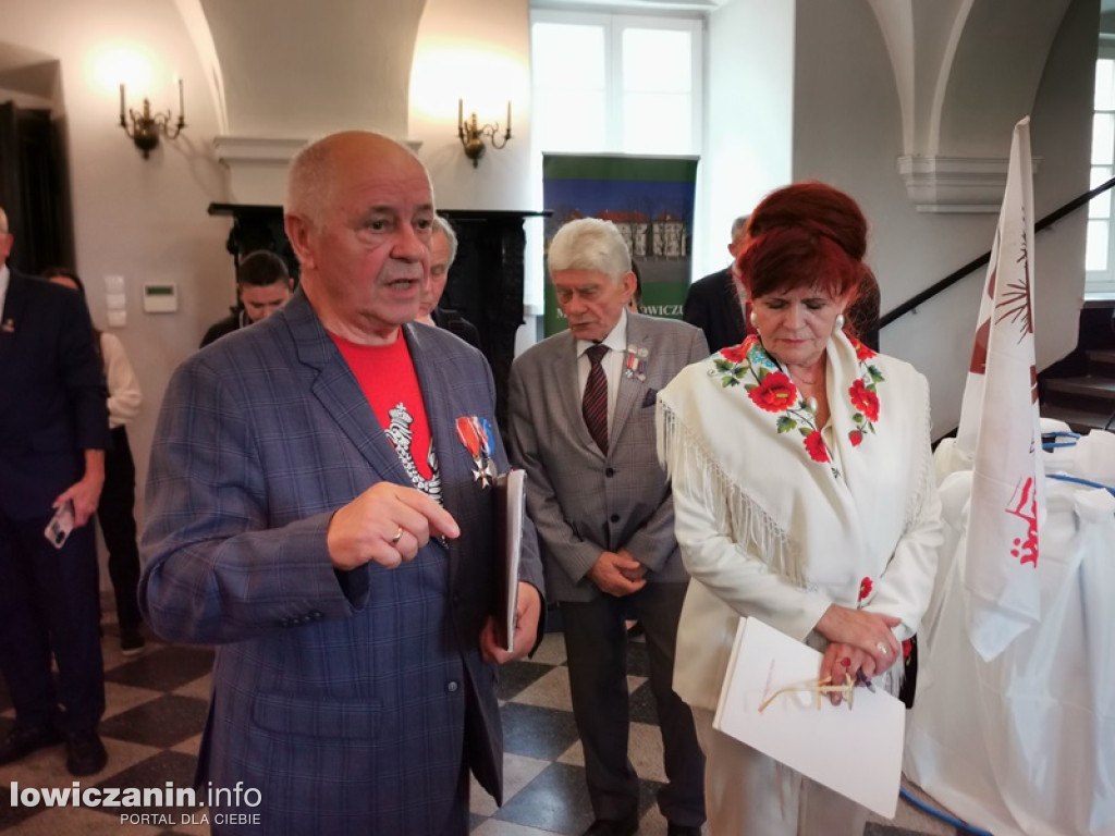 Kogo odznaczyła łowicka Solidarność?