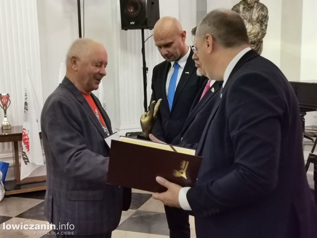 Kogo odznaczyła łowicka Solidarność?