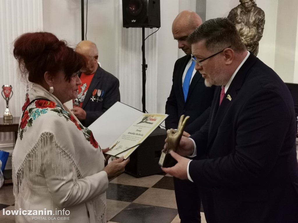 Kogo odznaczyła łowicka Solidarność?