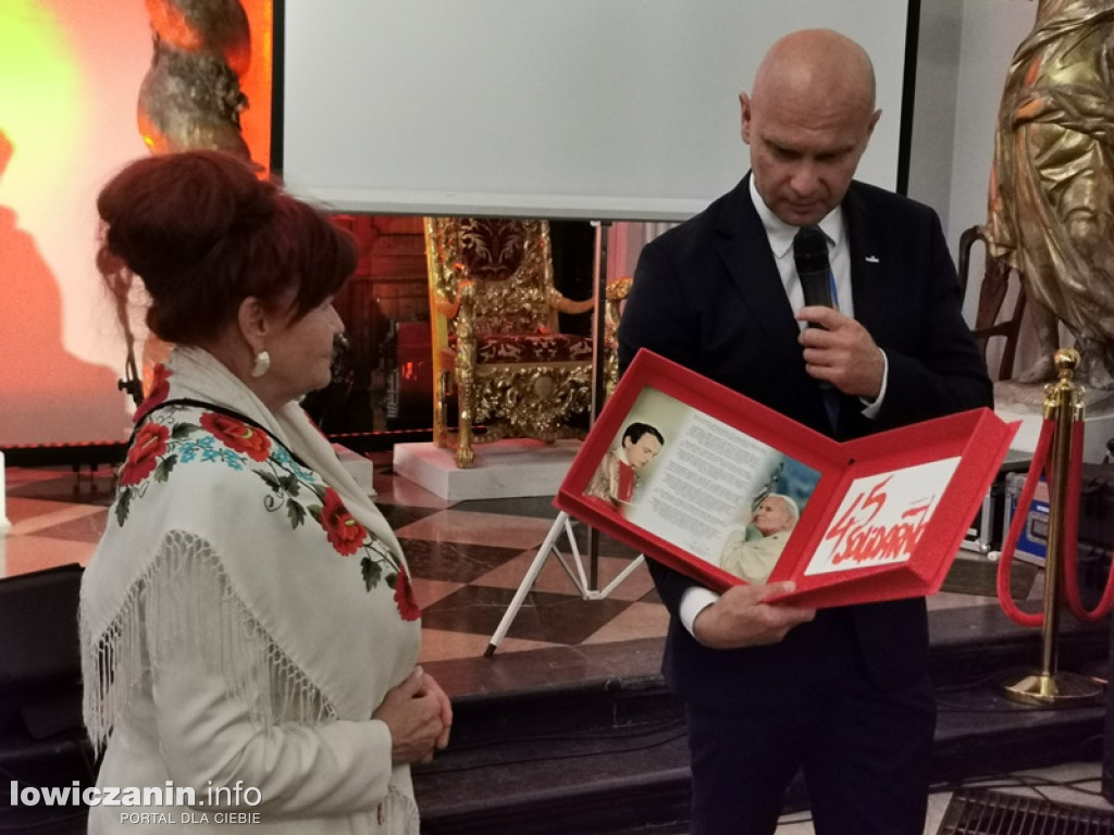 Kogo odznaczyła łowicka Solidarność?