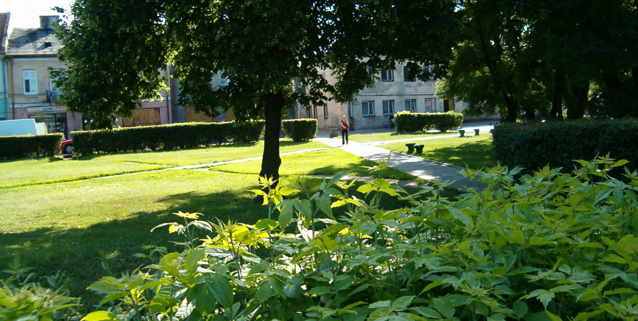 Tak wyglądał Nowy Rynek w Łowiczu 20 lat temu