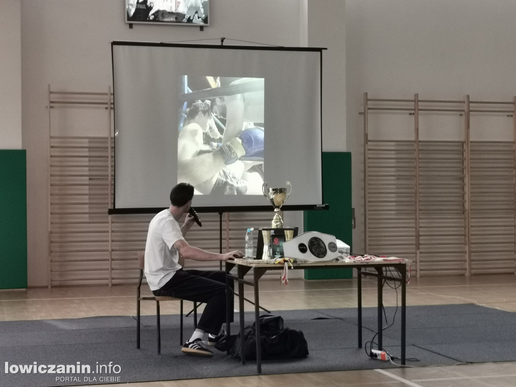 Spotkanie z absolwentem w ZSP 4 w Łowiczu