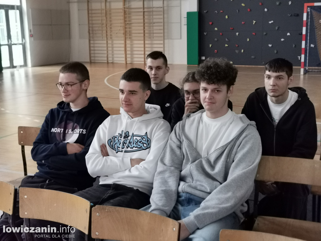 Spotkanie z absolwentem w ZSP 4 w Łowiczu