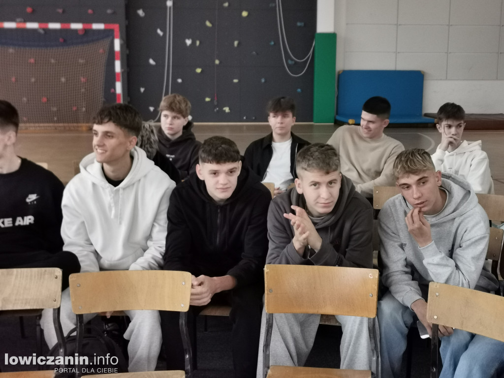 Spotkanie z absolwentem w ZSP 4 w Łowiczu